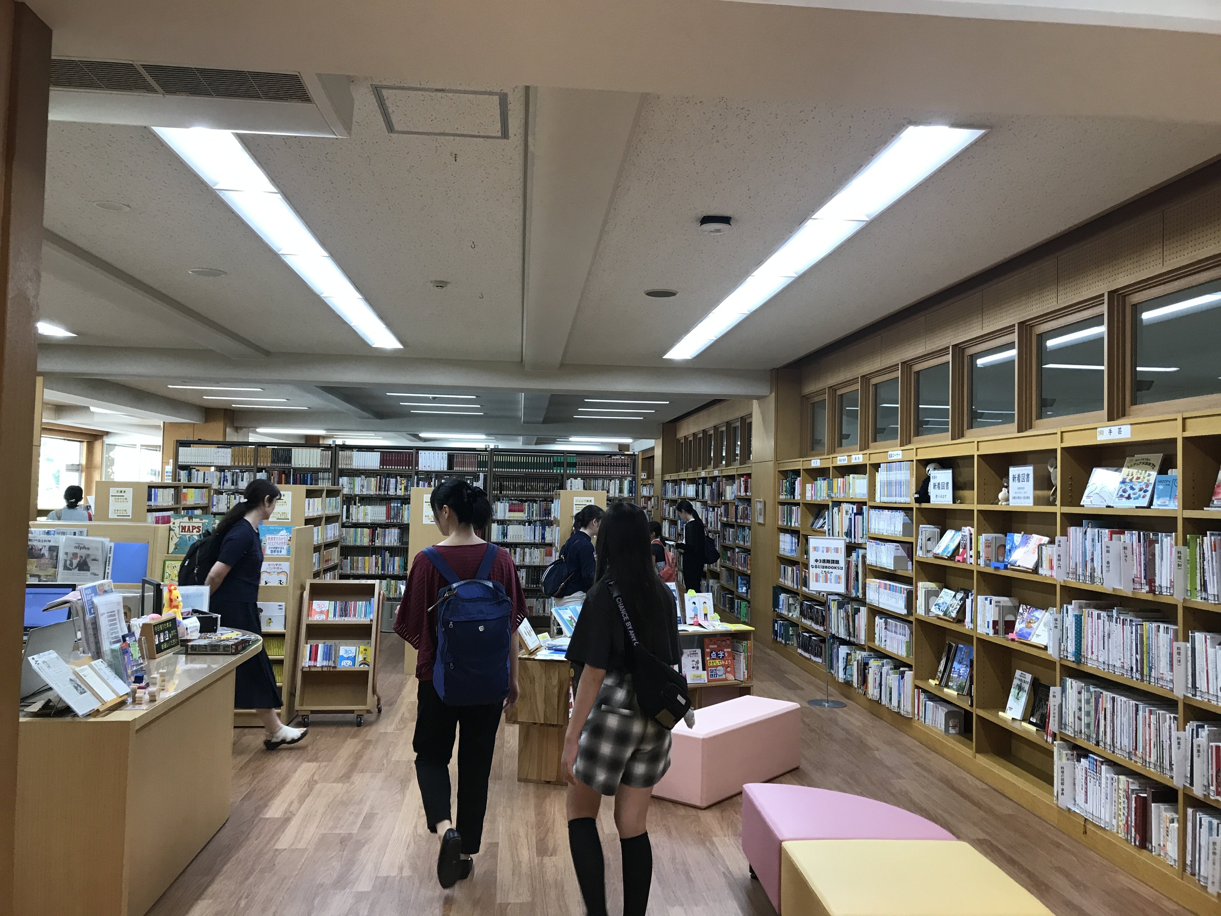05_図書室見学.JPG