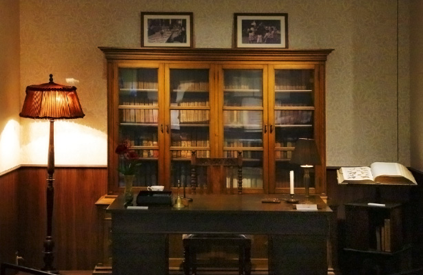 村岡花子文庫常設展示